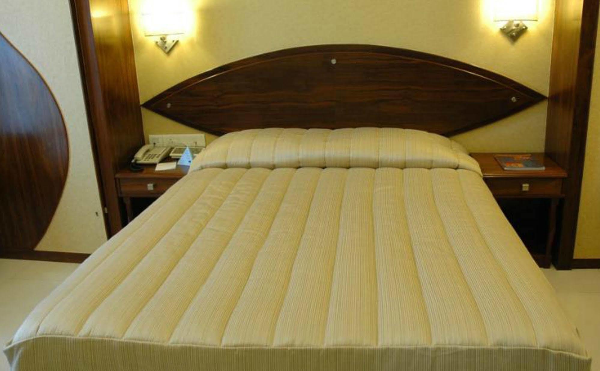 Fabhotel Shubhangan - Nr Bandra Mumbai Luaran gambar