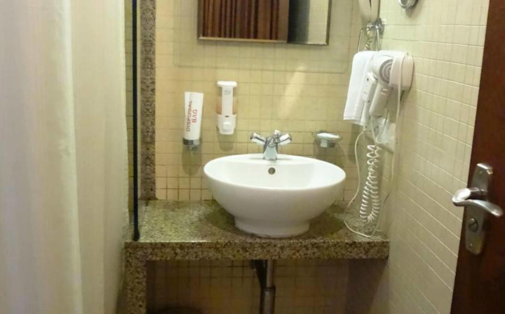 Fabhotel Shubhangan - Nr Bandra Mumbai Luaran gambar